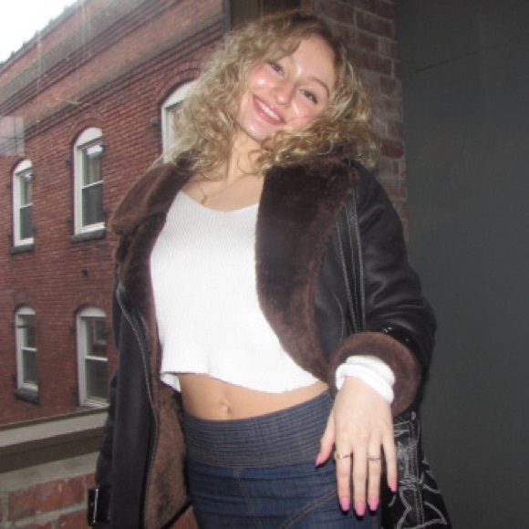 Meet your Posher, Bella - Picture 1 of 1